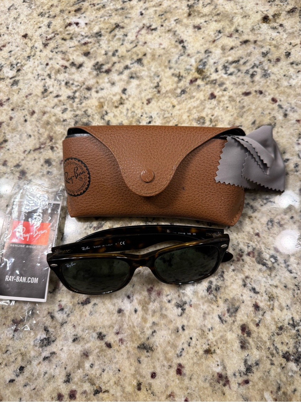 Ray-Ban Brown Tortoiseshell Frame Green Lens Sunglasses with Brown Case